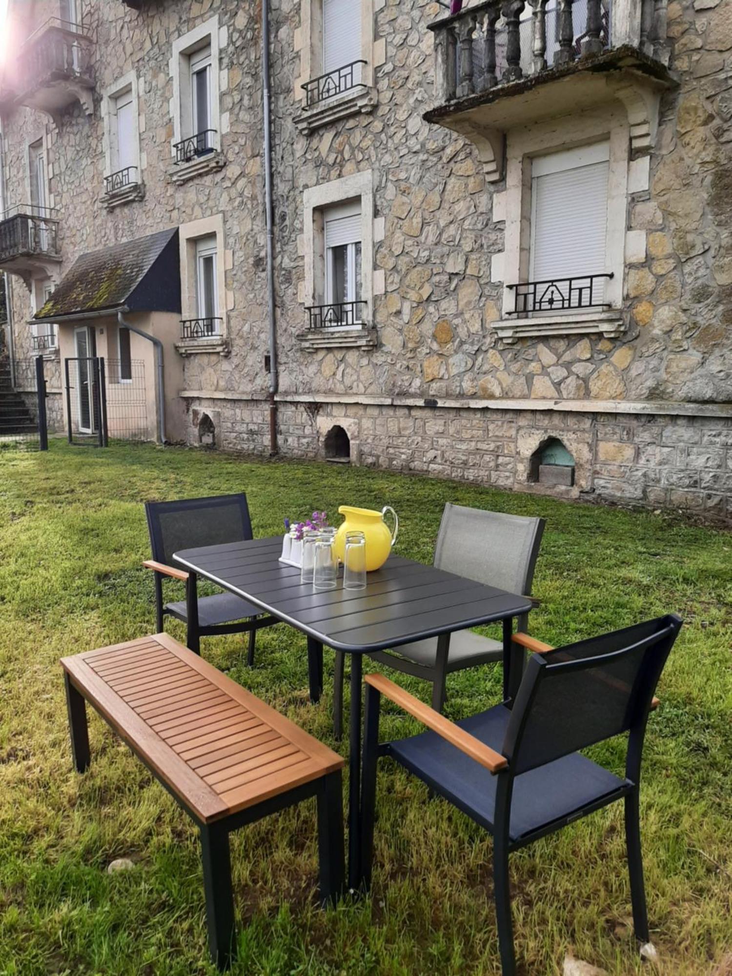 Grand Appartement Avec Jardin Bretenoux Екстер'єр фото